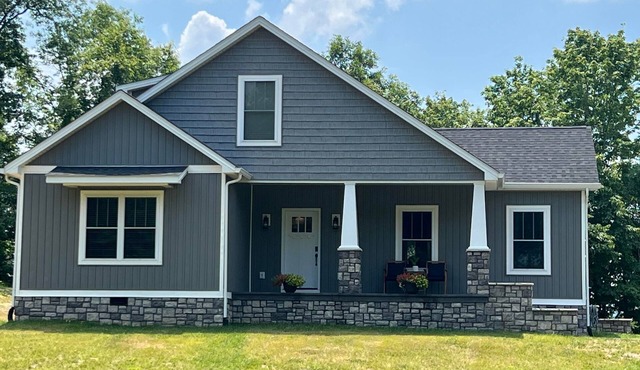 Charming 3-bedroom house on Rough River Lake near Leitchfield!