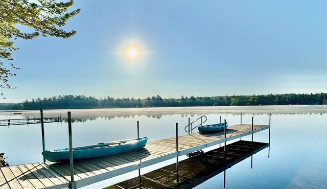 Charming 4-bedroom cottage with AC, WiFi on Little Sebago Lake waterfront