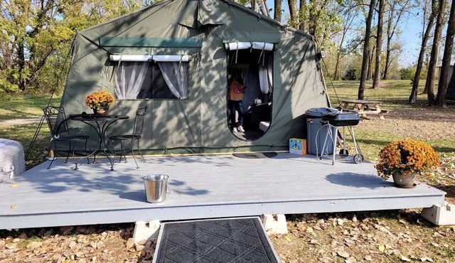 Charming and Pet Friendly Glamping Tent in Central Illinois, Perfect for a Weekend Escape in Nature