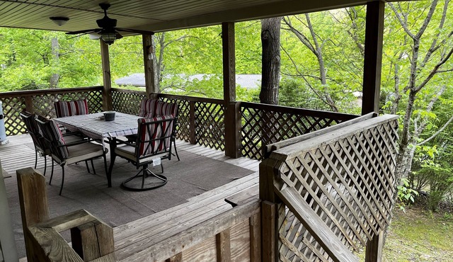 Charming Cabin w/Loft & Covered Deck