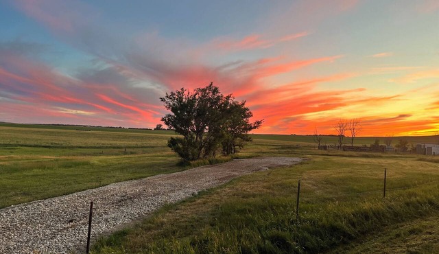 Charming campground in outside of Dickinson perfect for your outdoor getaway!