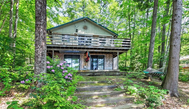 Charming Casco Cottage on Lake w/ Private Dock!