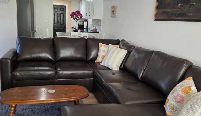 Charming, comfortable 3-bedroom house in Lansing close to downtown Lansing.