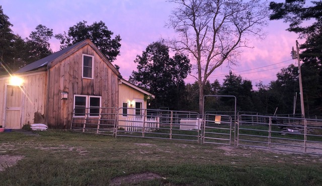Charming Comfortable Cottage at Windcroft Stables