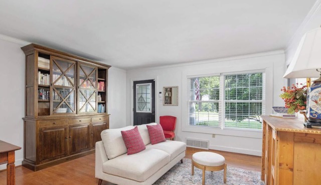 Charming Cottage - Near I-75 & Horse Park + Farms