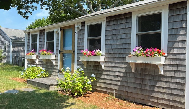 Charming Cottage near Beach and Ferry
