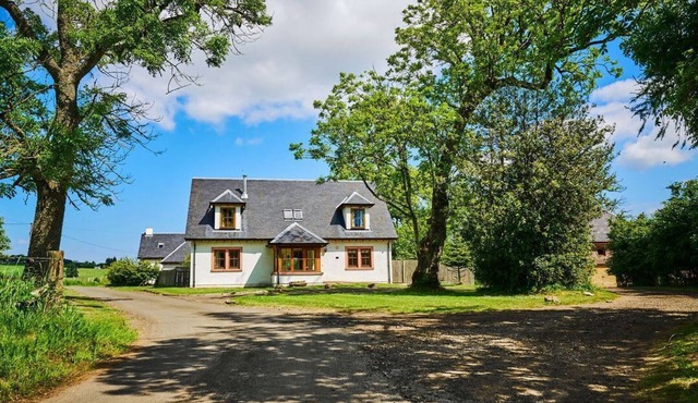 Charming Holly House in Alyth, Angus