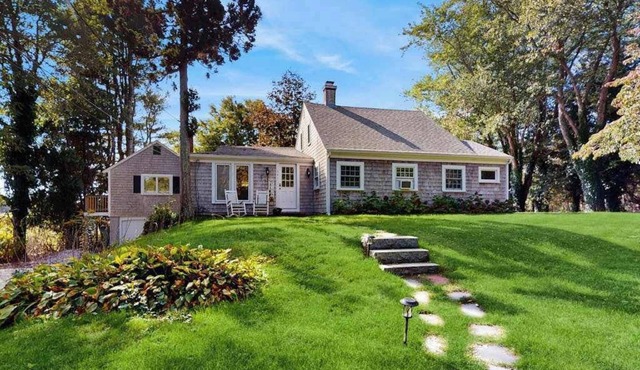 Charming home, great location, A/C, games, W/D, deck, & grill, firepit