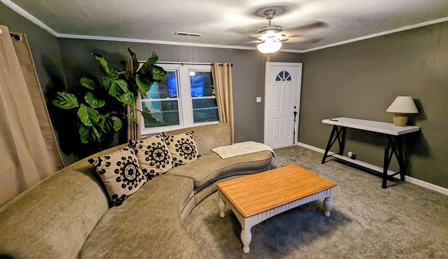 Charming home nestled in the heart of Evansville!