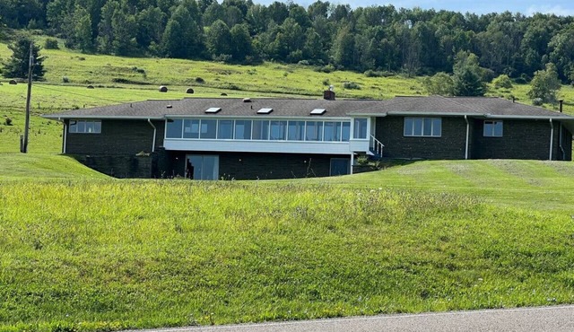 Charming King Suite w/Shared Game Room + Firepit