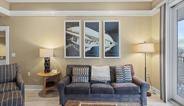 Charming Lodge Suite 257 in Bay Harbor, MI—ideal for a cozy getaway!