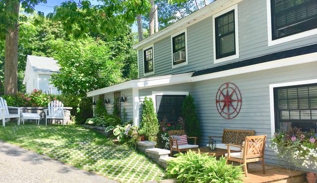 Charming Maine Seaside Cottage near private beach