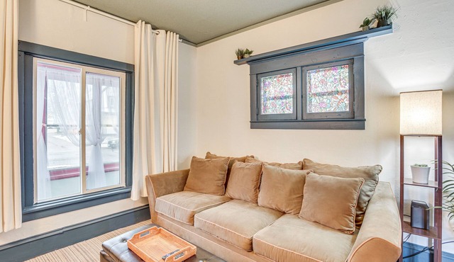 Charming Minneapolis Home w/Deck, 5 Mi to Central