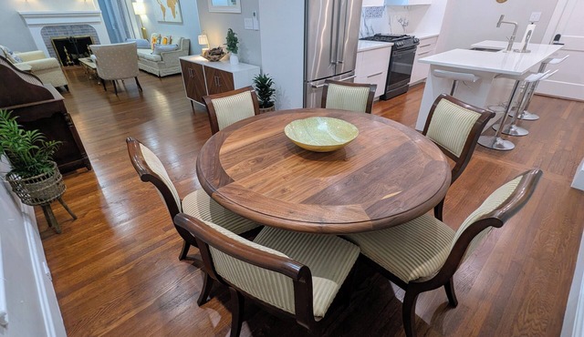 Charming newly furnished 2-bedroom house in beautiful Watertown with AC