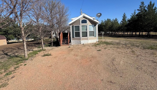 Charming park model cabin with access to beautiful Lake Sakakawea