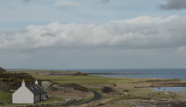 Charming seaside cottage near Crail with spectacular views