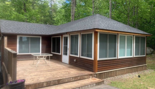 Charming Sebago Lake 3-bedroom cabin with lake access, WiFi and AC in Windham