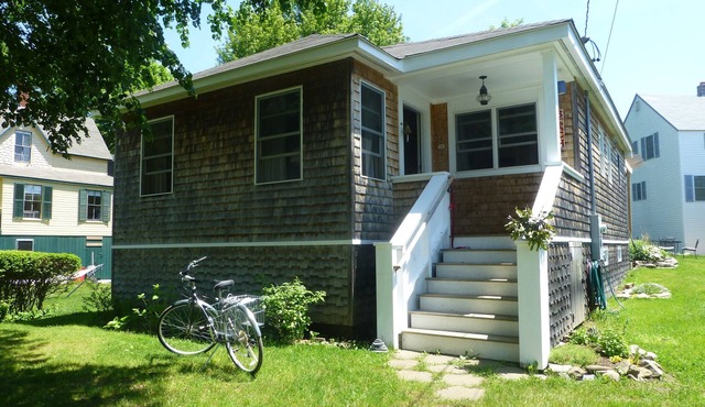 Charming, Secluded, Island Getaway!