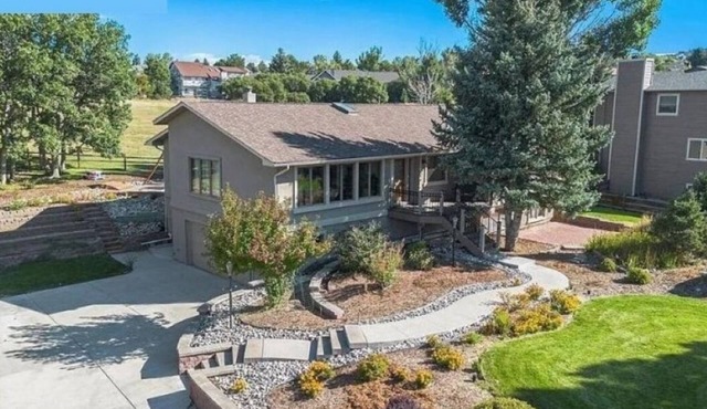Charming Spacious Home- Close to the USAFA & Ford Amphitheater