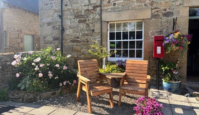 Charming Twin Room in a Unique and Beautiful B&B with Garden Views