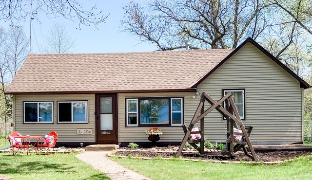 Charming Vintage Inspired Cottage on Lake Pokegama