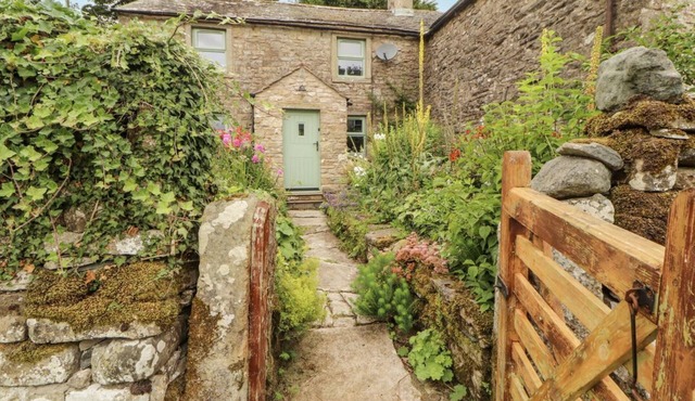 Charming White House Retreat in Keld