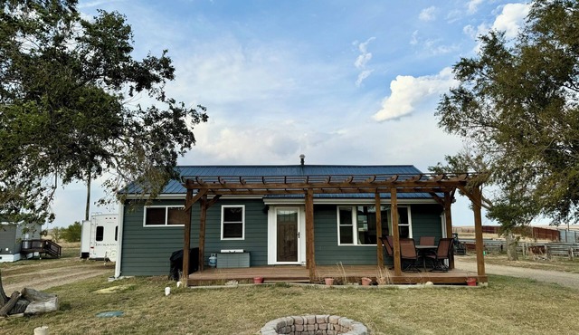 Chateau El Rancho: 3-bedroom Country House NE of Lemmon, SD