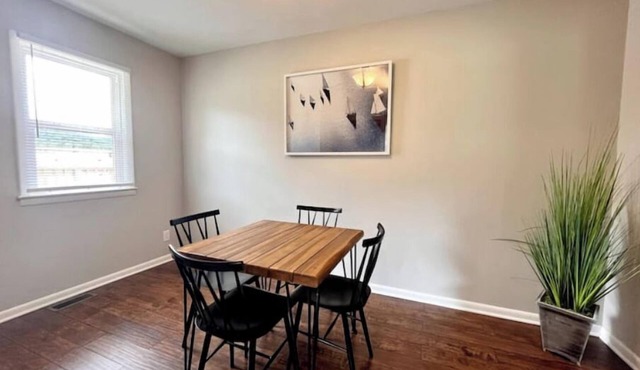 Cheerful 2 bedroom home close to Cave Run Lake