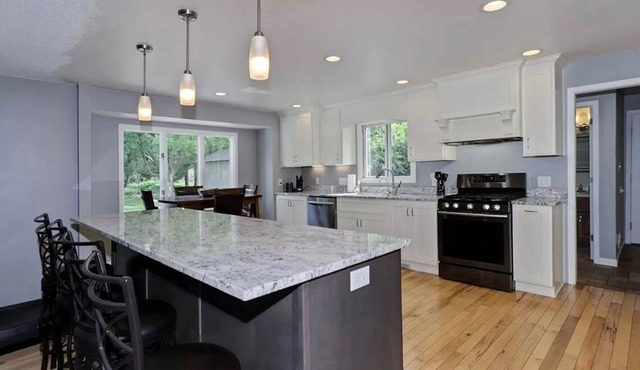 Cheerful, Clean 3 Bedroom home in Appleton, WI