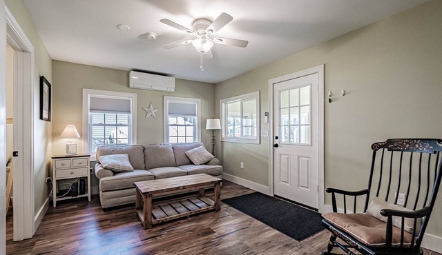 Cheerful Single Level Home w/Shared Beach on Sebago Lake!