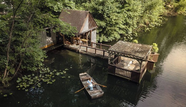 Cherry Ridge Retreat's Boat House Sauna Cabin with hot tub and private dock