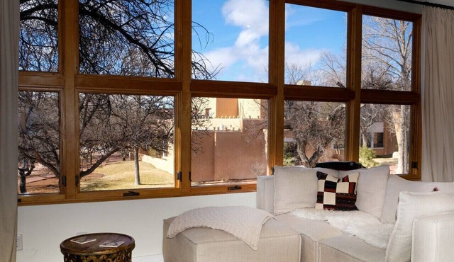 Chic View Loft at Historic Plaza - Spacious 470 Sq Ft