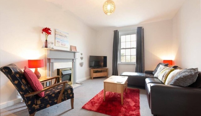 CHURCH VIEW, pet friendly, country holiday cottage in Bamburgh