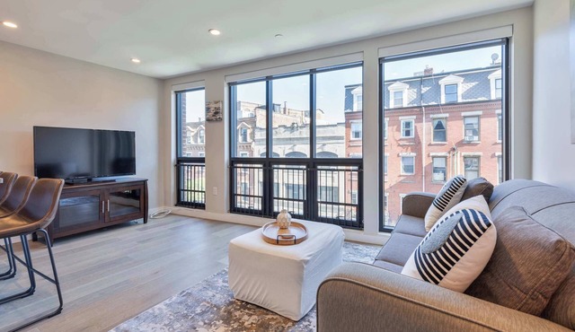 City Apt In Heart of Boston