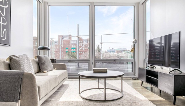 Classic East Cambridge 2BR w/Gym & W/D, near Lechmere T, by Blueground