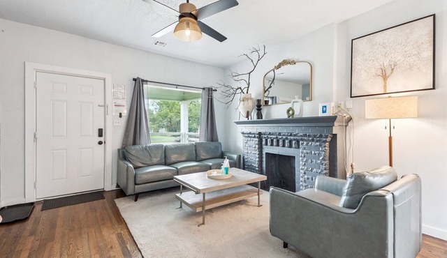 Clean, minimalist 2BR near the Fair Park — guests extend month to month #09