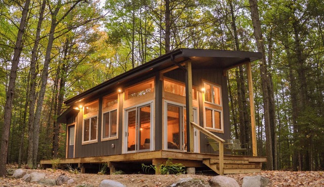 Clewley's Nest - Minimalist cabin in the woods