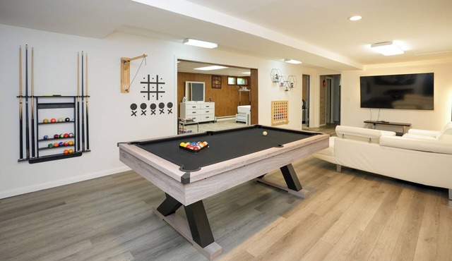 Close to Downtown/UMASS Walk-Out Basement Condo with game room & big backyard!