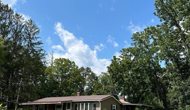 Close to Penn State and Raystown Lake, beautiful quiet country setting.