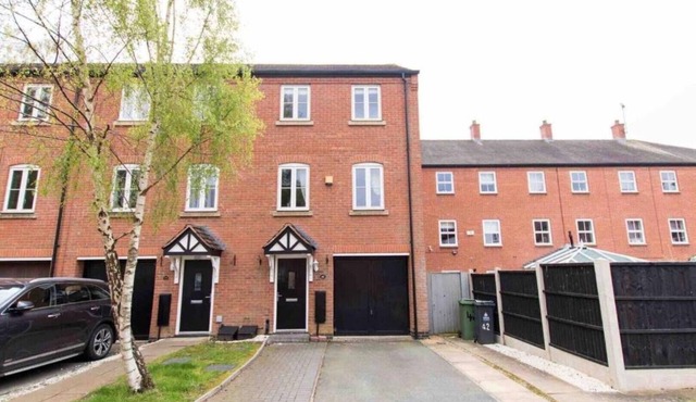 Cloudstay Birmingham Town House by the lakes