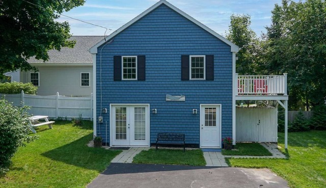 Coastal Cottage in the heart of Kennebunk, ME
