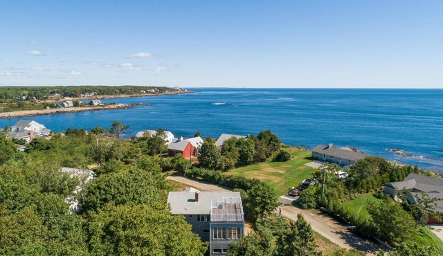 Coastal Cottage w/Roof Deck Ocean Views - York, ME 4 Beds, 3 Baths, Sleeps 9