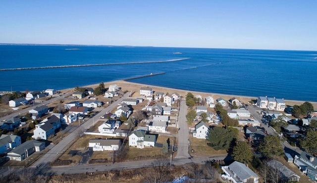 Coastal private in-law suite on Hills Beach Saco River near OOB KBPT UNE