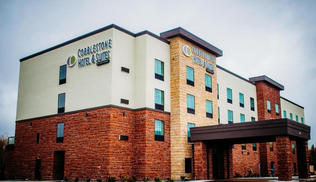 Cobblestone Hotel & Suites International Falls