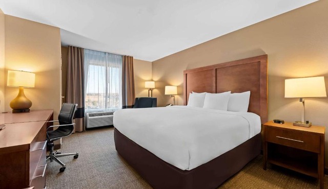 Comfort Inn & Suites Avera Southwest