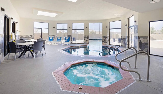 Comfort Inn & Suites Wichita Northeast