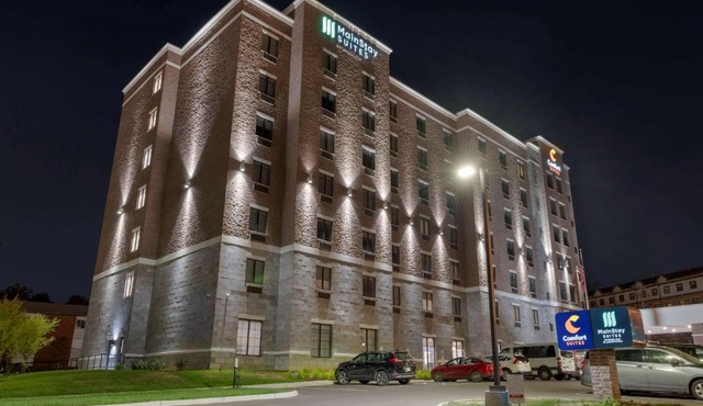 Comfort Suites Cincinnati University - Downtown