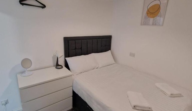 Comfortable 1BR Stay in Windy Nook Near Local Amenities