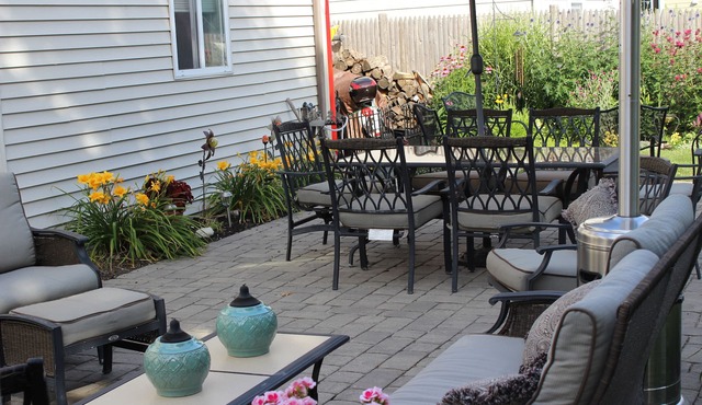 Comfortable cottage style home. Family friendly. Sleeps six.
