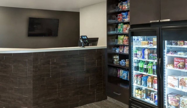 Comfortable Family Suites with Kitchens Near Johnson County Airport
